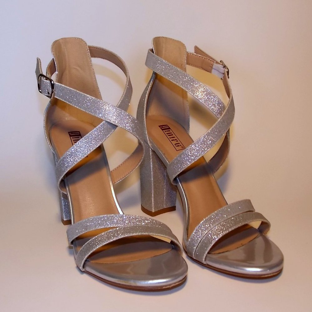 DIDIFU Silver Glitter Open Toe Ankle Strap Chunky 4” Heel – size 8.5